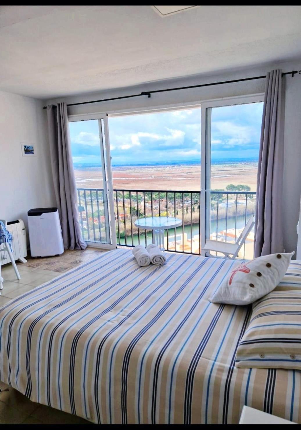 Spondylus II Apartment Емпуриабрава Екстериор снимка